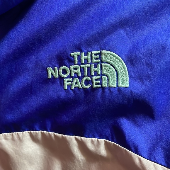Girls North Face Reversible Jacket - Picture 5 of 8